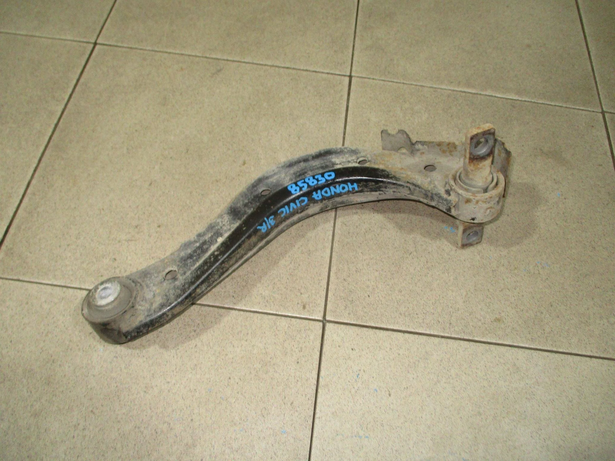 рычаг Honda Civic 4D VIII 2006-2012