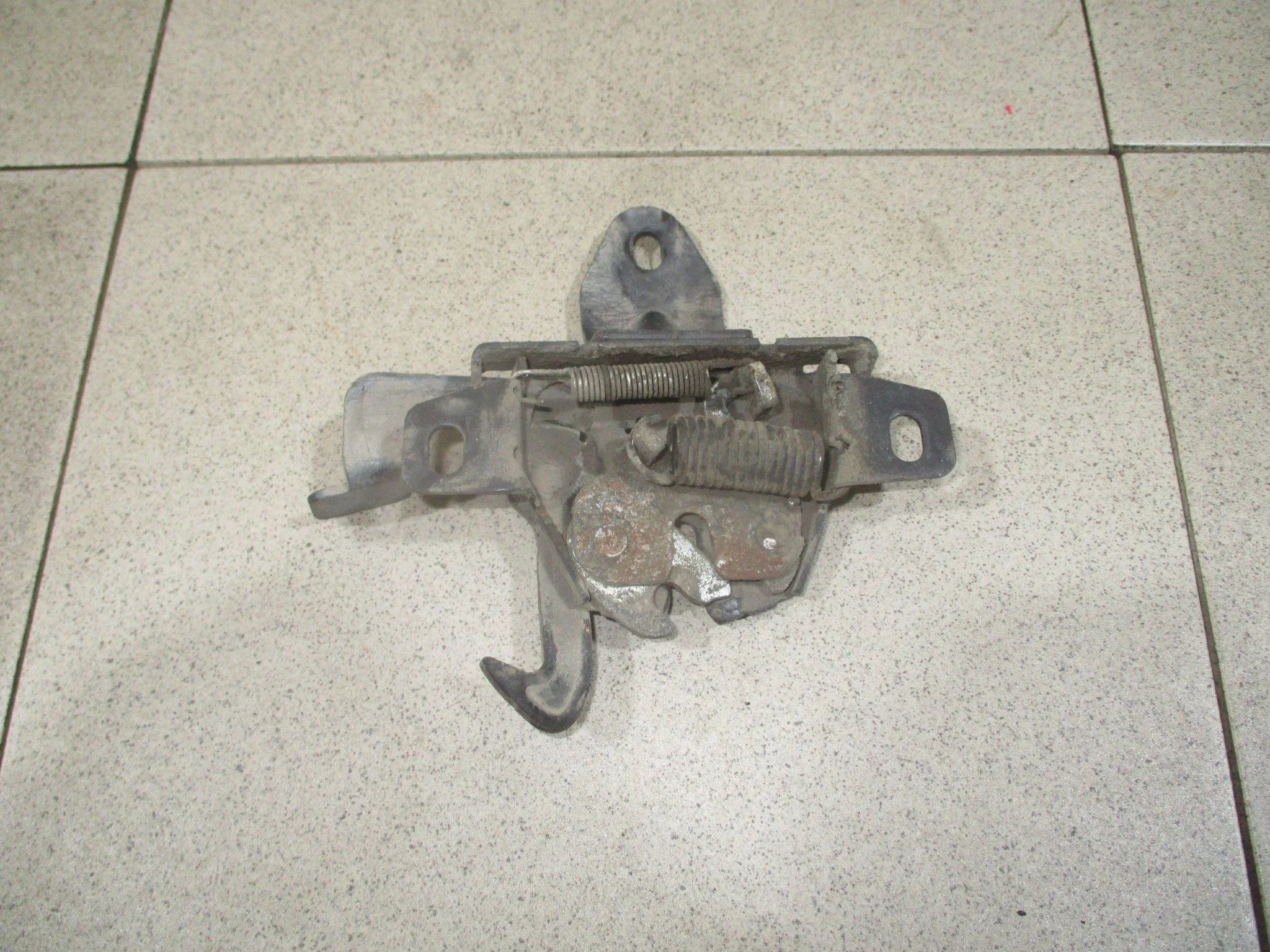 замок капота Chevrolet Captiva (C100) 2006-2011