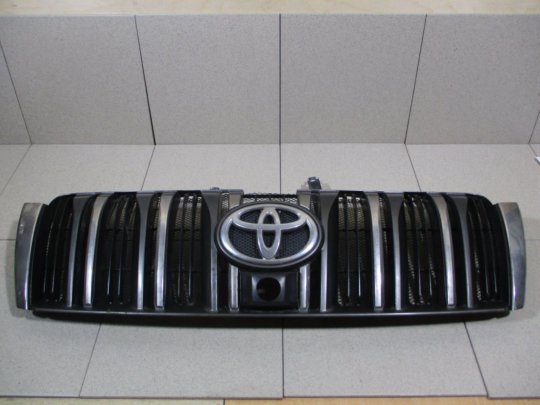 решетка радиатора Toyota Land Cruiser Prado 150 2009-2023