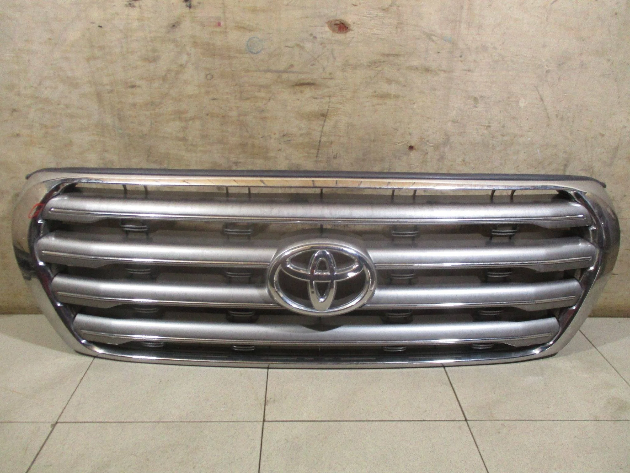 решетка радиатора Toyota Land Cruiser 200 2008-2021