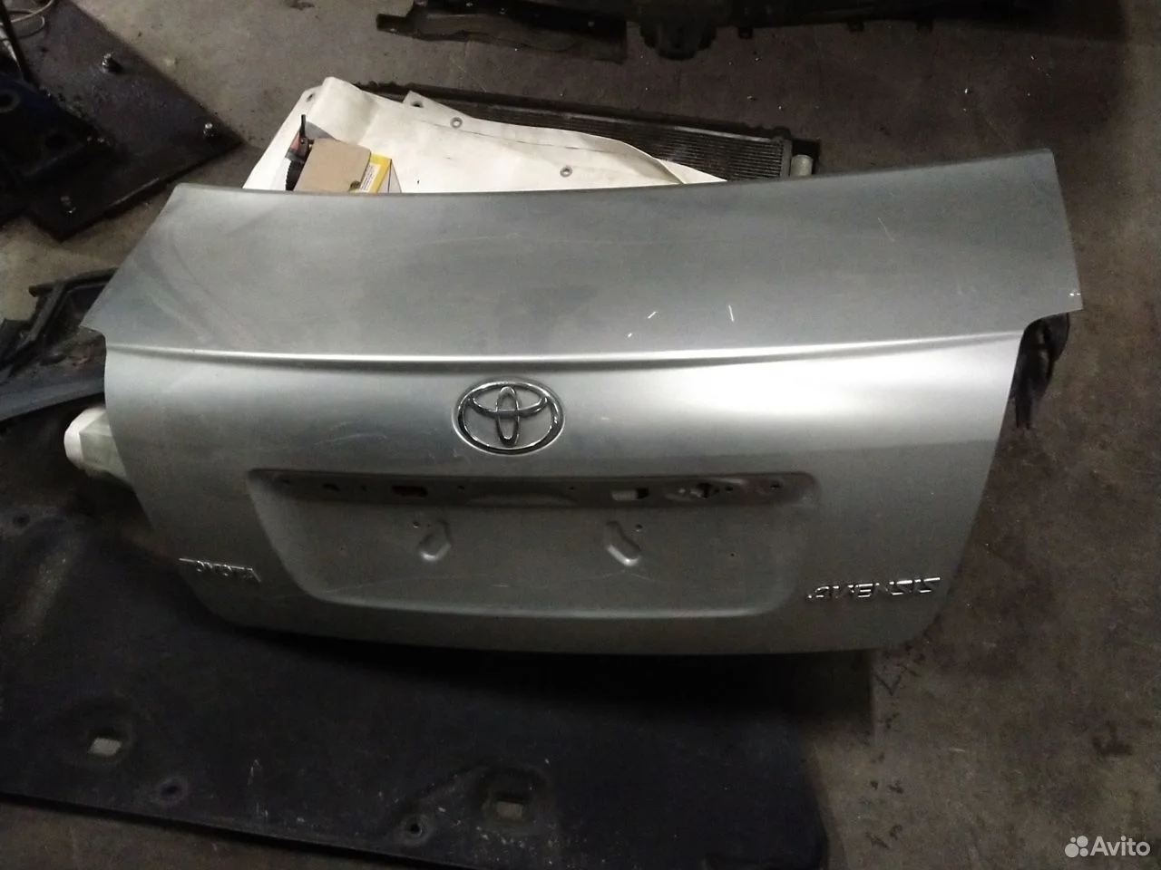 Крышка багажника toyota avensis т250 2007г