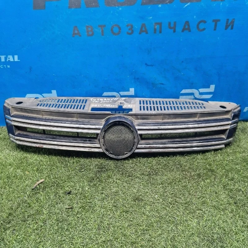 Решетка радиатора Volkswagen Tiguan