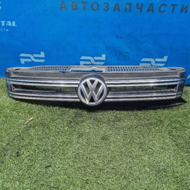 Решетка радиатора Volkswagen Tiguan