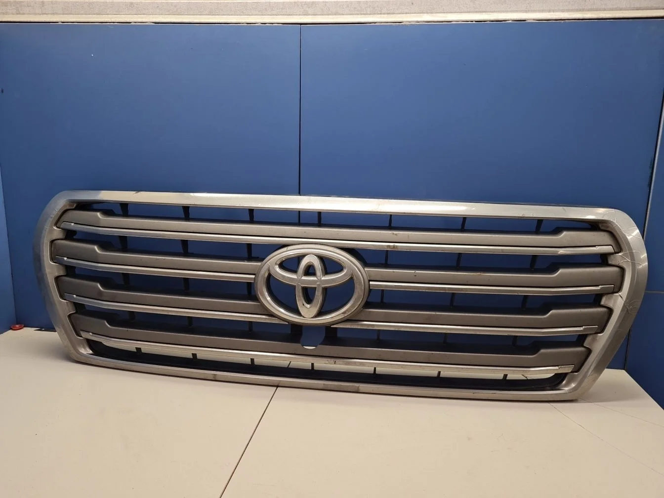 Решетка радиатора для Toyota Land Cruiser 200 2008-