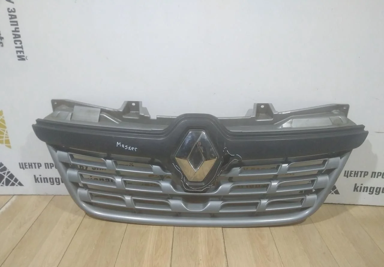 Решётка радиатора бу Renault Master 3 рестайлинг OEM 623104199R