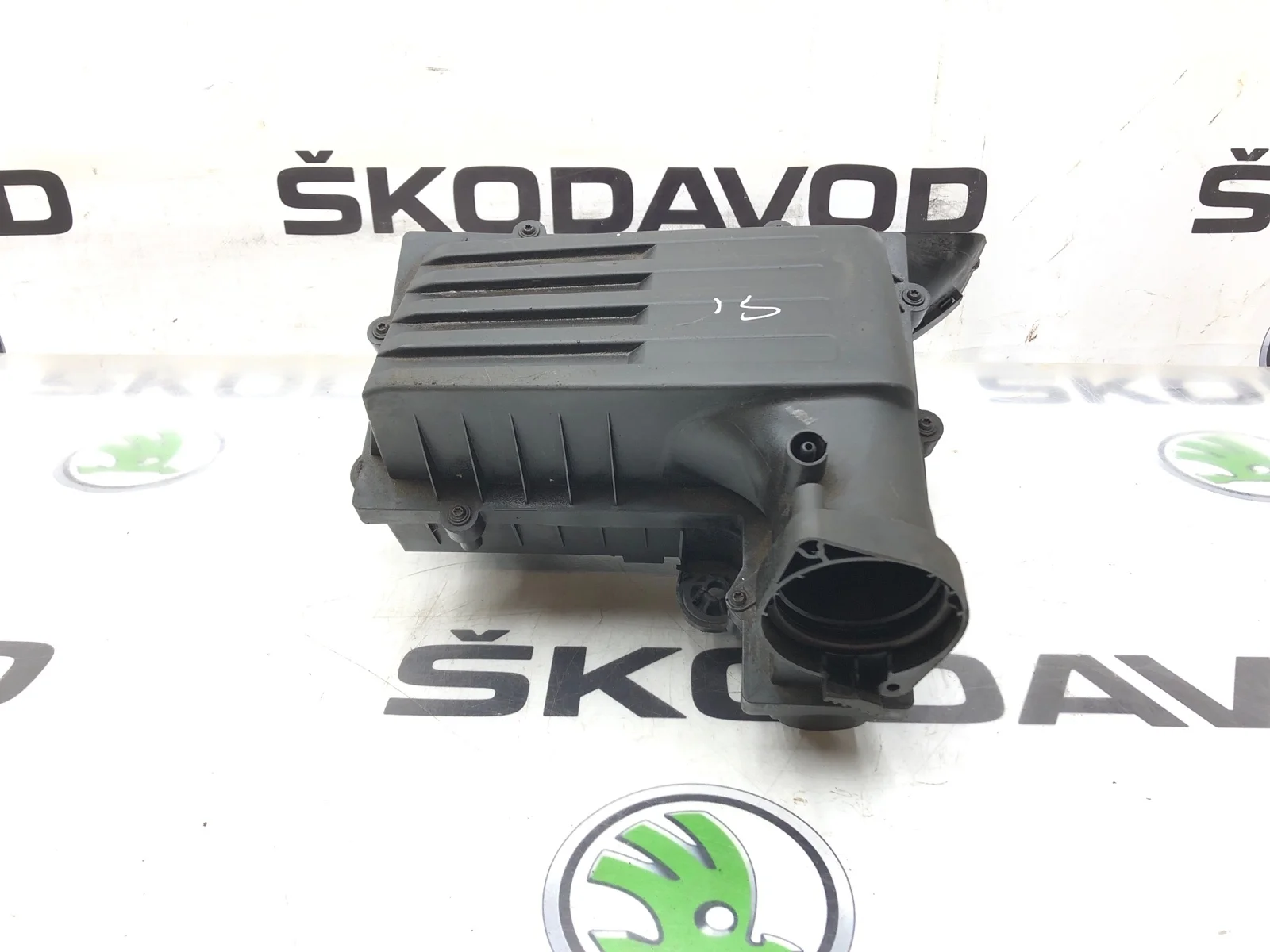 Корпус воздушного фильтра Skoda Octavia 2016 5Q0129607AE A7 (5E) 1.6 CXXB