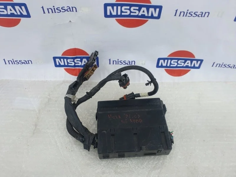 Блок предохранителей под капот Nissan Note 2006-2013 24382AX001 E11 HR16, передний левый