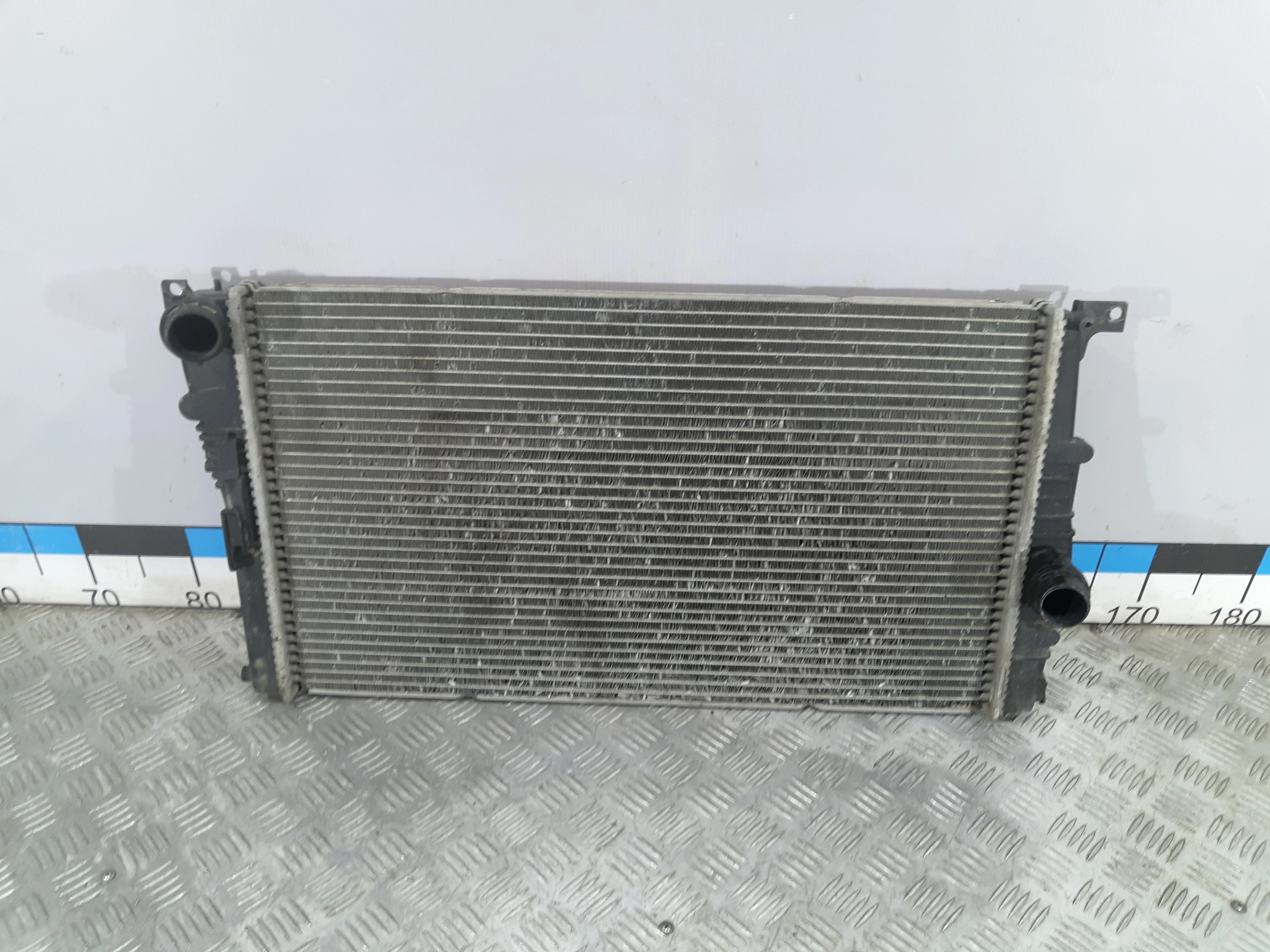 [Б/У] Радиатор основной 600x328x32 МКПП BMW 1-серия F20/F21 2011-2019, BMW 3-серия F30/F31/F80 201 [Код: 00352305 ]