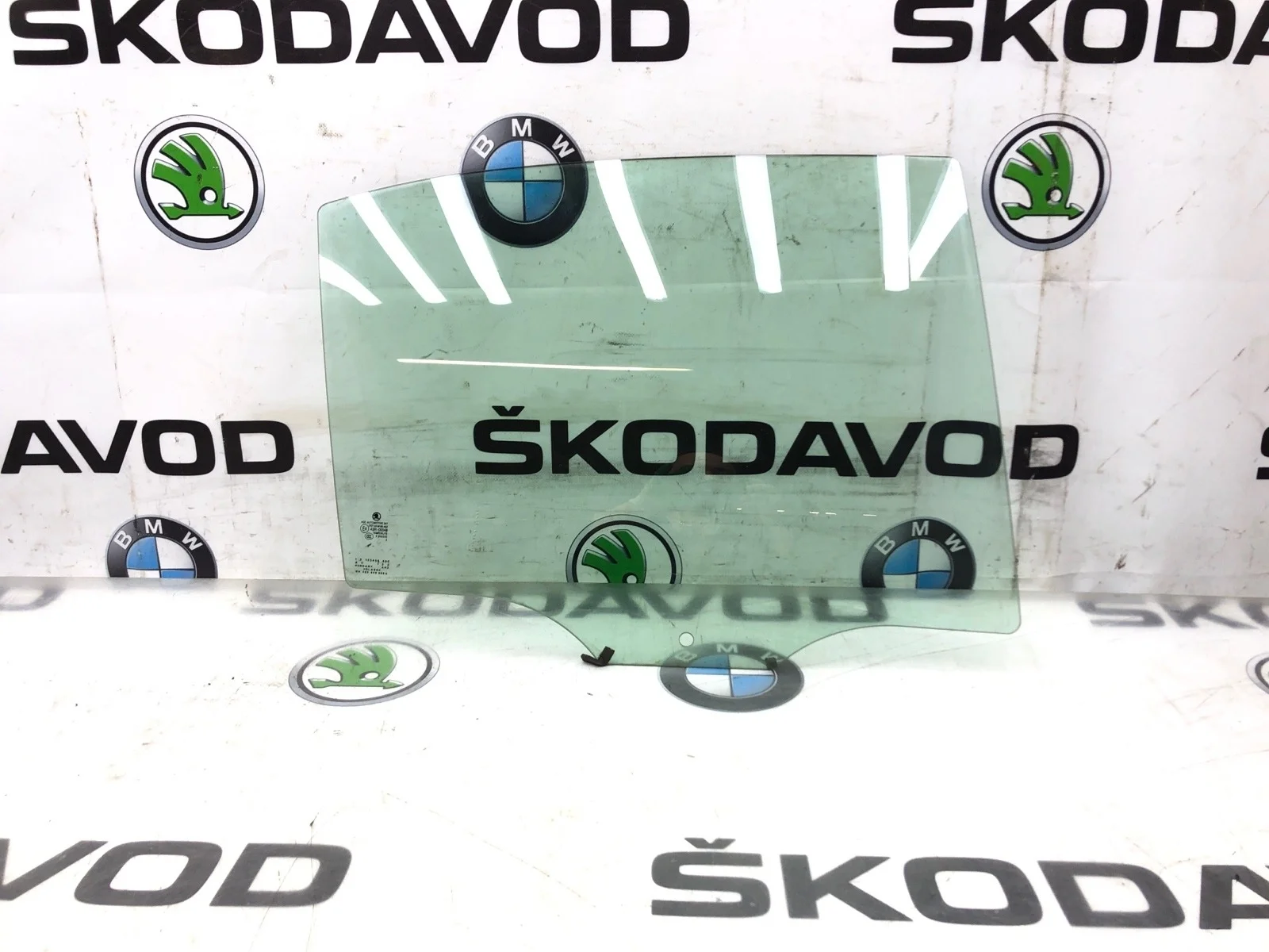 Стекло двери Skoda Octavia 2016 5E5845206A A7 (5E) 1.6 CXXB, заднее правое