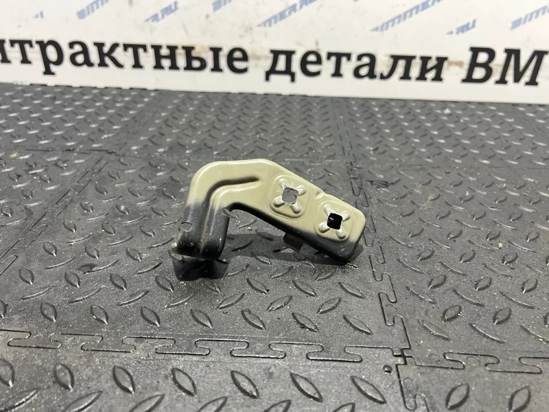 Кронштейн крыла Bmw 320Ix 41358066940 F30 N20B20B, передний правый