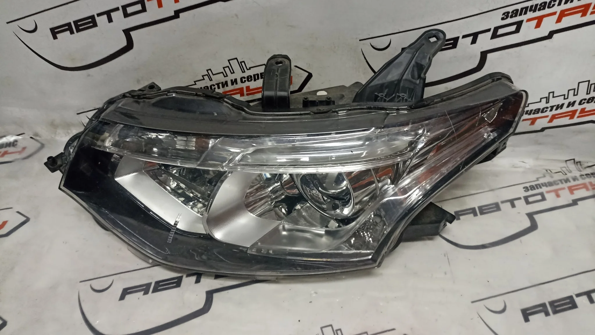 ФАРА MITSUBISHI OUTLANDER GF2W GF3W GF4W GF7W GF8W GG2W GG3W 92121 XENON КОРРЕКТОР ФАР ЛЕВАЯ 1 МОДЕЛЬ 2 МОДЕЛЬ 8301C205 S3489Z