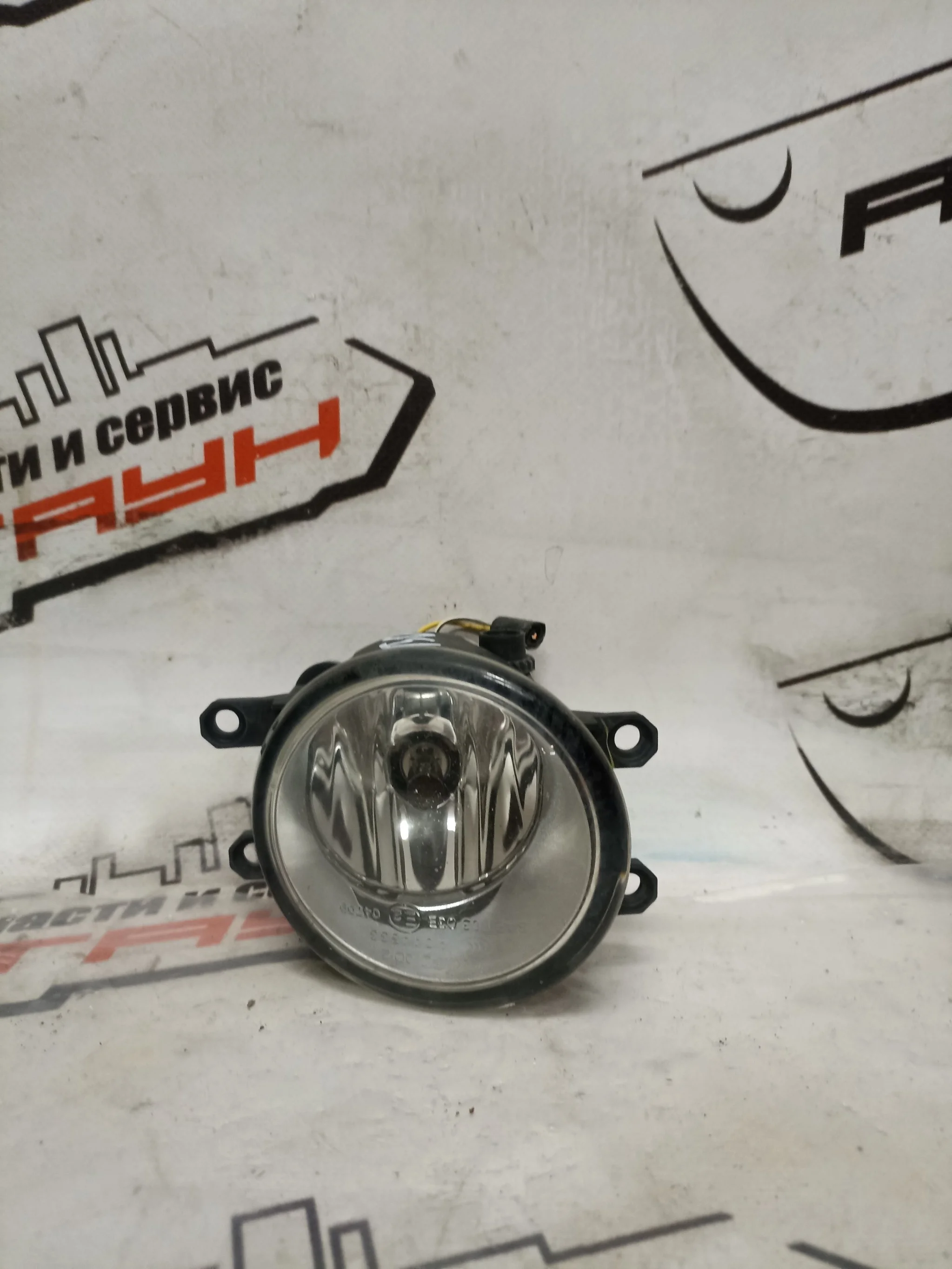 ТУМАНКА TOYOTA DAIHATSU SUBARU LEXUS ... VANGUARD VITZ VOXY WISH YARIS ACA30 ACA31... ZVW35 ZVW40W ZVW41W ZZT250 ZZT251 04709 ЛЕВАЯ БЕЛАЯ 812200D040 D821