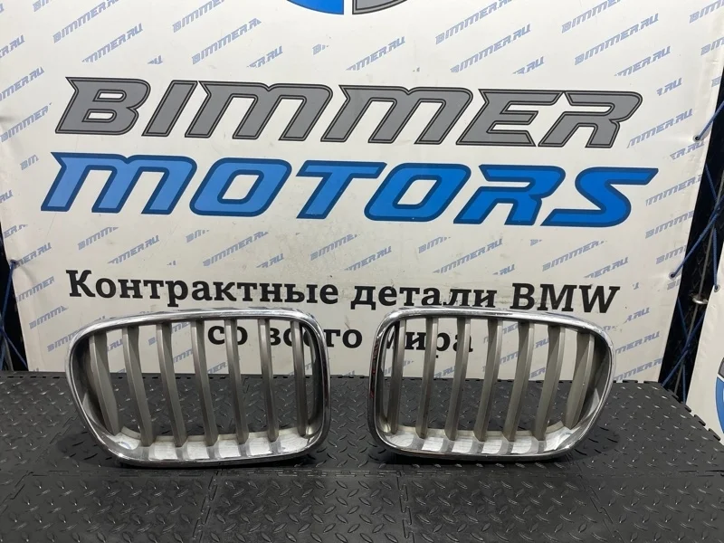 Решетка в бампер Bmw 51117210726 F25 N55B30A, передняя