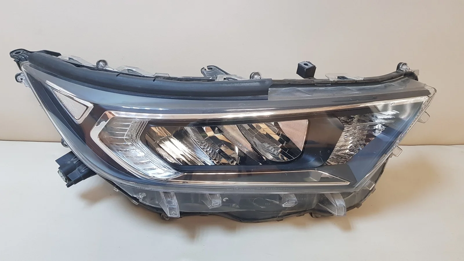 фара правая TOYOTA RAV4 5, XA50 MXAA54   ТОЙОТА   РАВ4   Правый  8114542842 2018-2024 (контрактная запчасть)