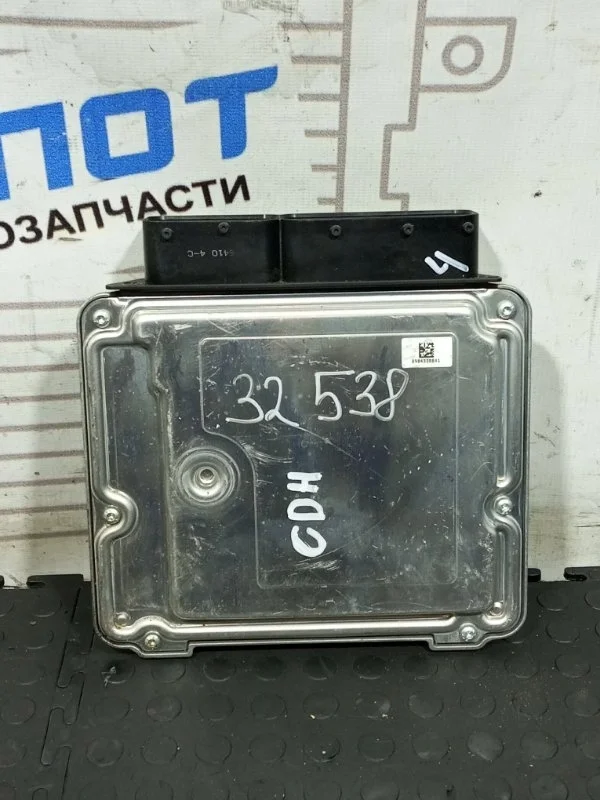 Блок управления двигателем Audi A4 B8 CDH