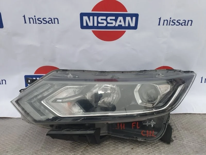 Фара галогеновая Nissan 26060HV00B, передняя левая