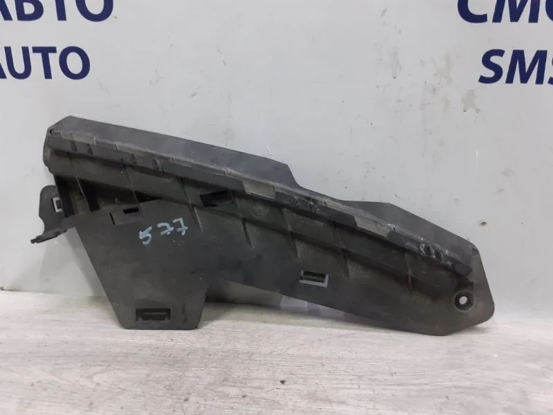 Кронштейн бампера под фару Volvo S80 30796388 С80 2.5, передний правый