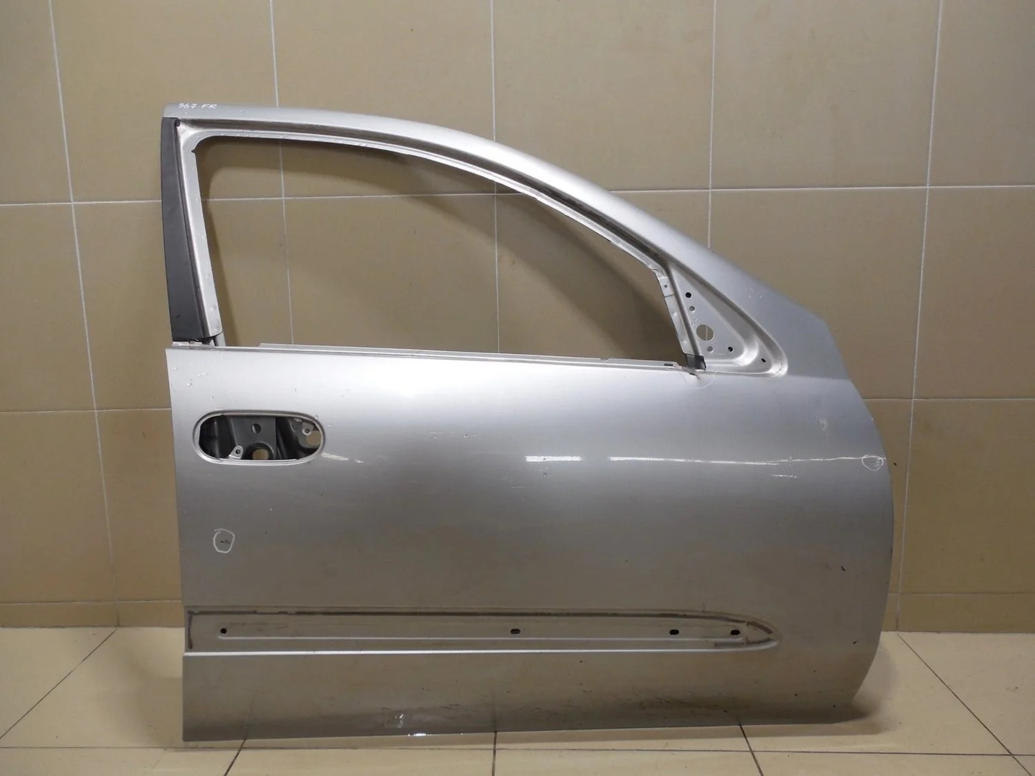 Дверь передняя правая Almera N16 2000-2006