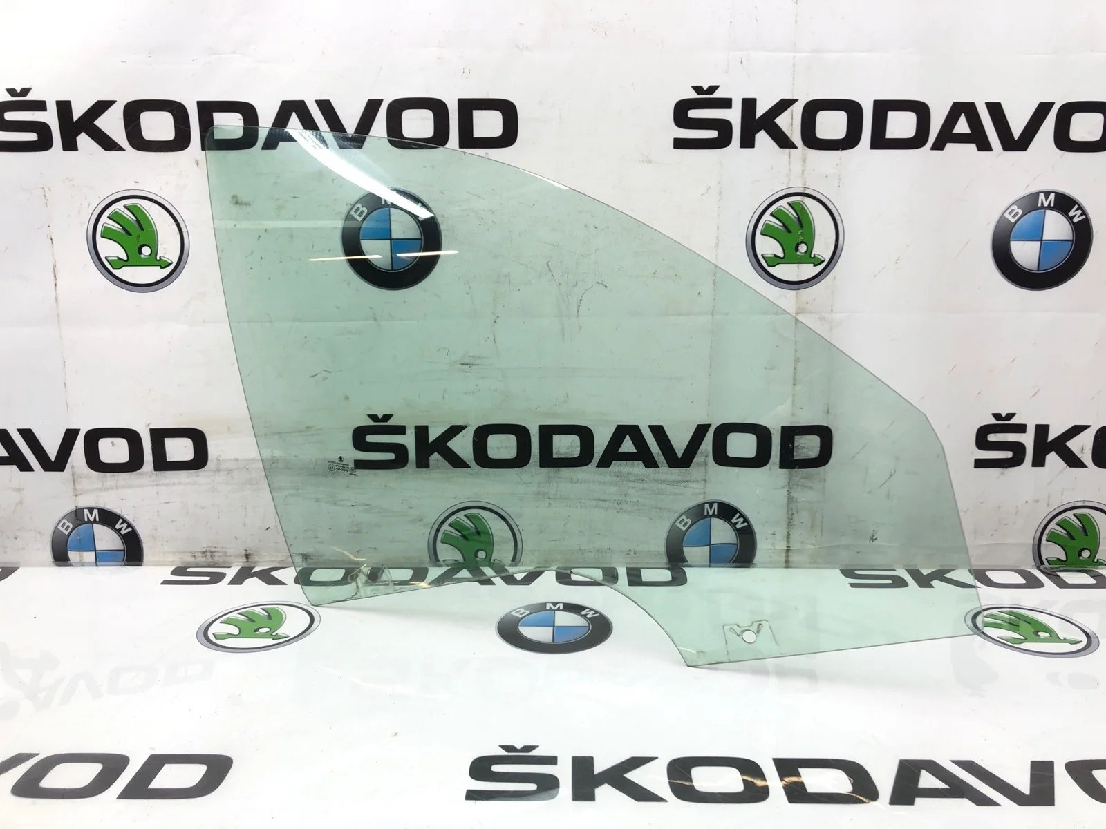 Стекло двери Skoda Octavia 2009 1Z0845202A A5 (1Z) 1.8 CDAB, переднее правое