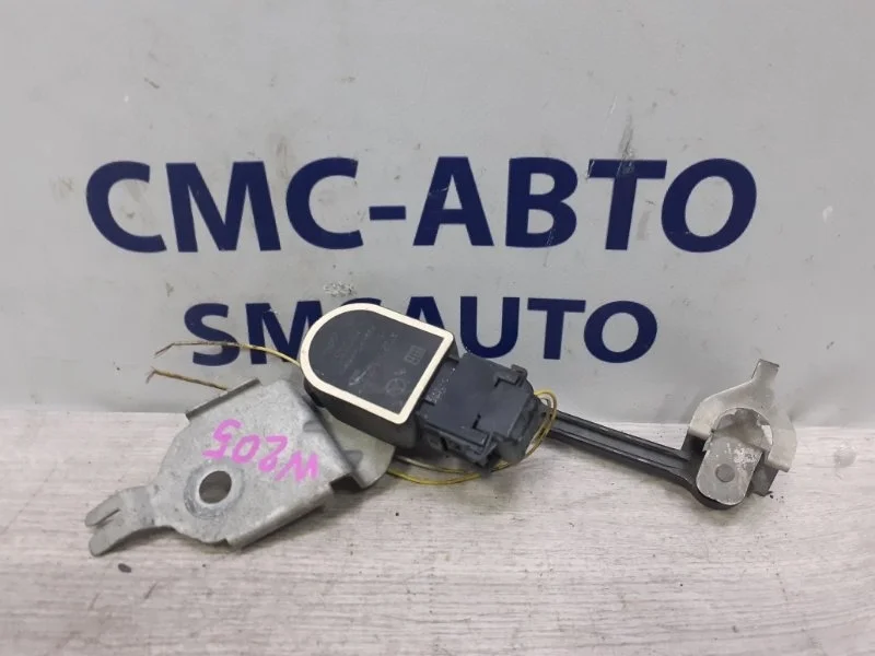 Датчик уровня подвески Mercedes-Benz C-Class A2139053302 W205, передний левый