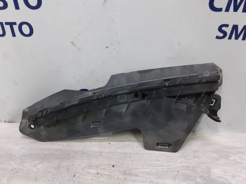 Кронштейн бампера под фару Volvo S80 30796387 С80 2.5, передний левый