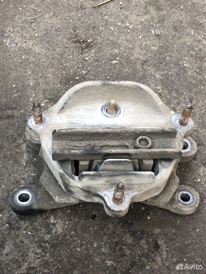 Задняя опора акпп audi a4 b8 8k0399151