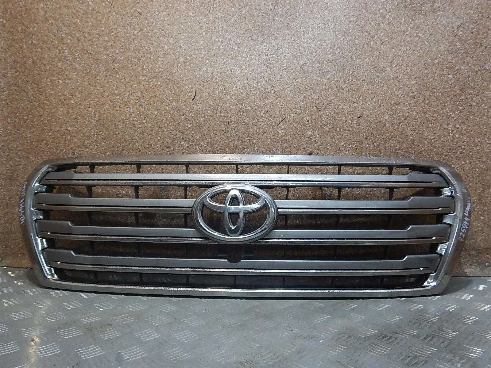 Решетка радиатора, Toyota (Тойота)-LAND CRUISER 200 (08-)