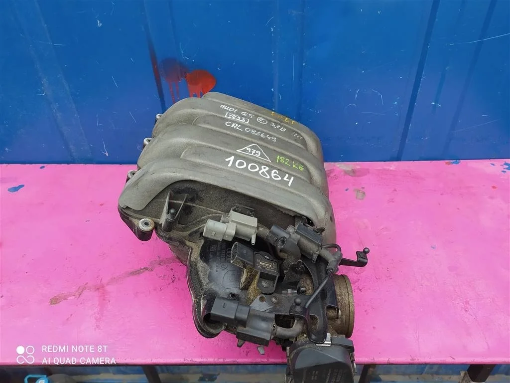 Впускной коллектор Audi A4 A5 A6 Q5 3,2 06E133210L