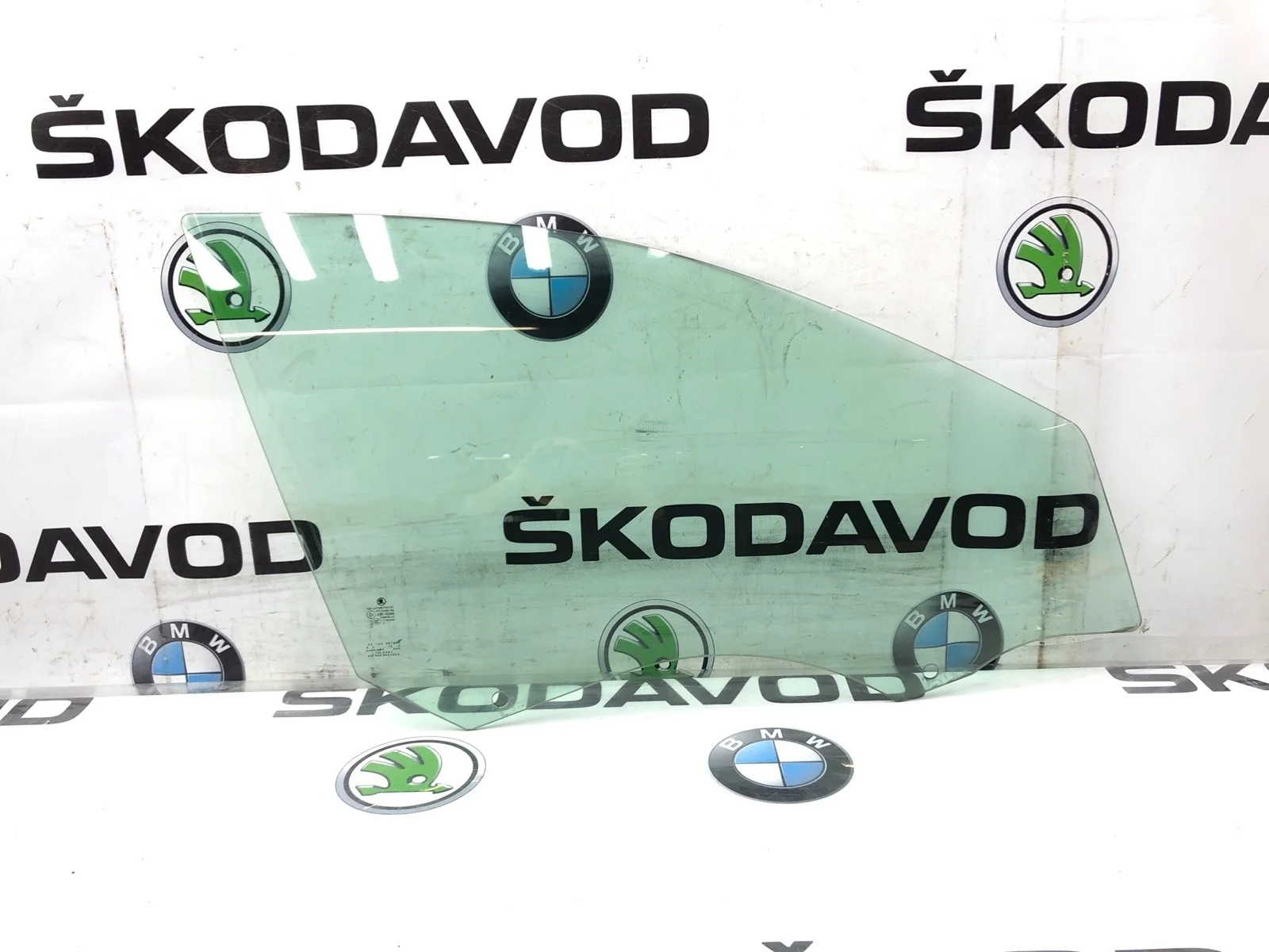 Стекло двери Skoda Octavia 2014 5E0845202A A7 (5E), переднее правое