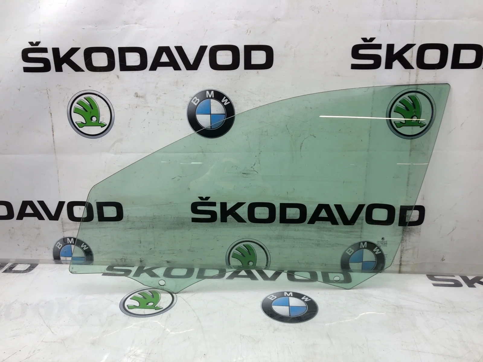 Стекло двери Skoda Octavia 2014 5E0845201A A7 (5E), переднее левое