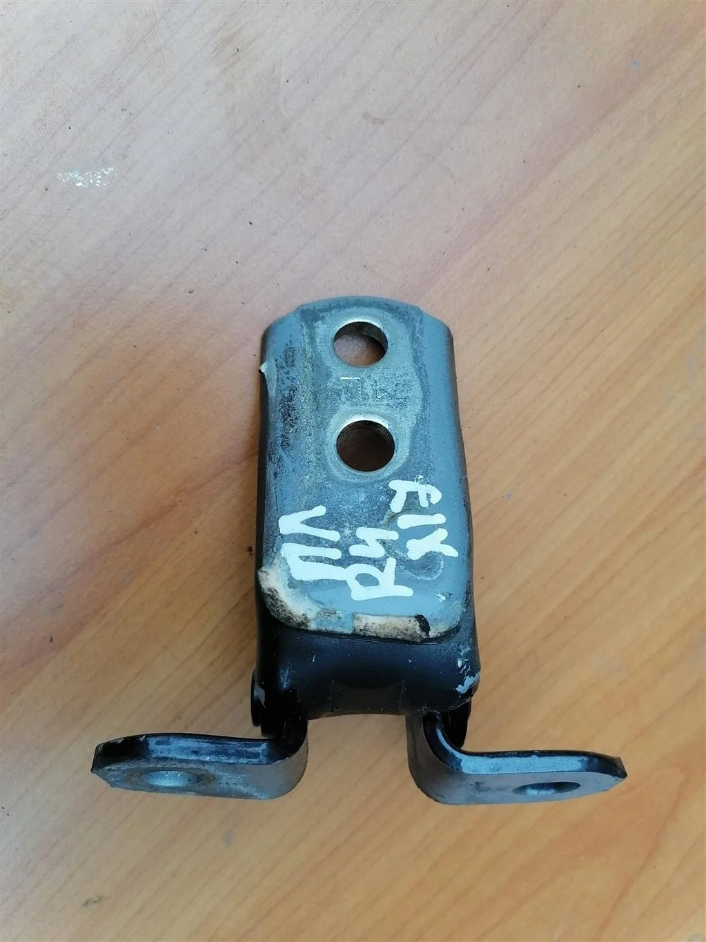 петля двери Toyota RAV 4 2006-2013