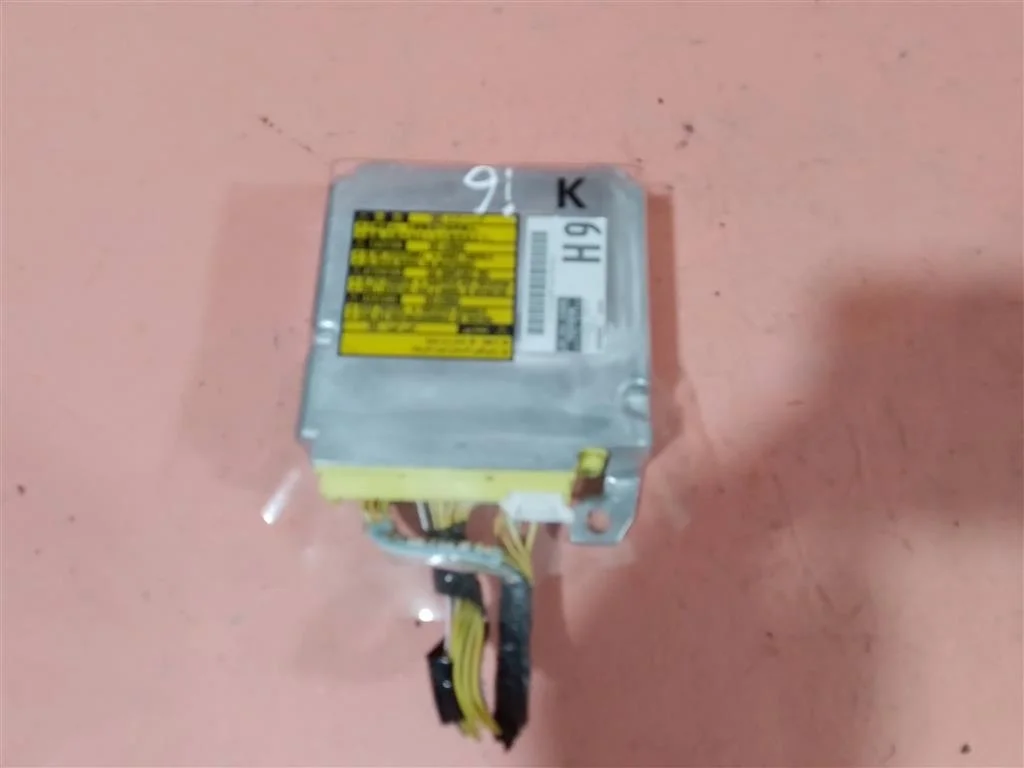 блок управления air bag Toyota RAV 4 2000-2005