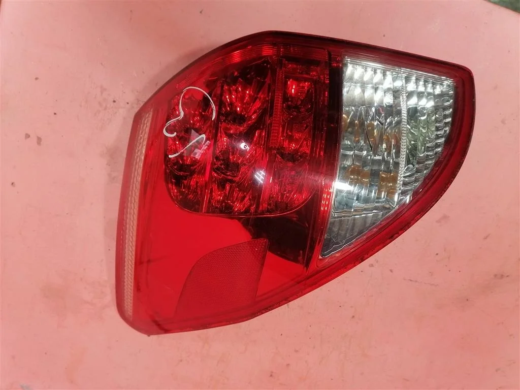 фонарь Toyota RAV 4 2006-2013