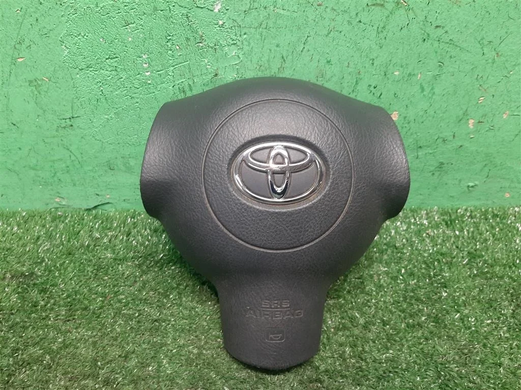 Подушка безопасности в руль Toyota Corolla E120 2006