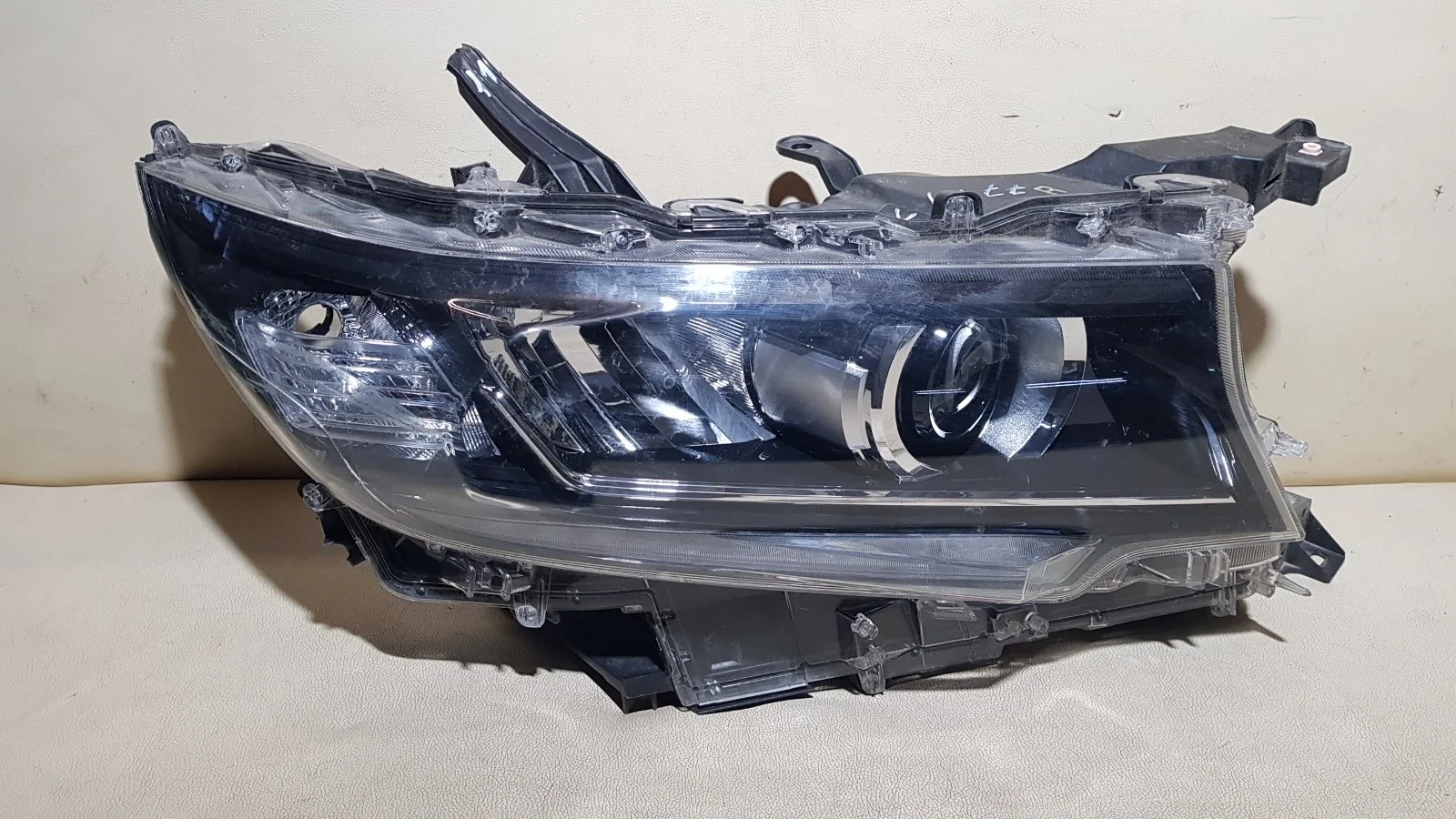 фара правая TOYOTA LAND CRUISER PRADO 4, P150 GRJ150L TRJ150L   ТОЙОТА   ПРАДО   Правый  8114560N20 2009-2024 (контрактная запчасть)