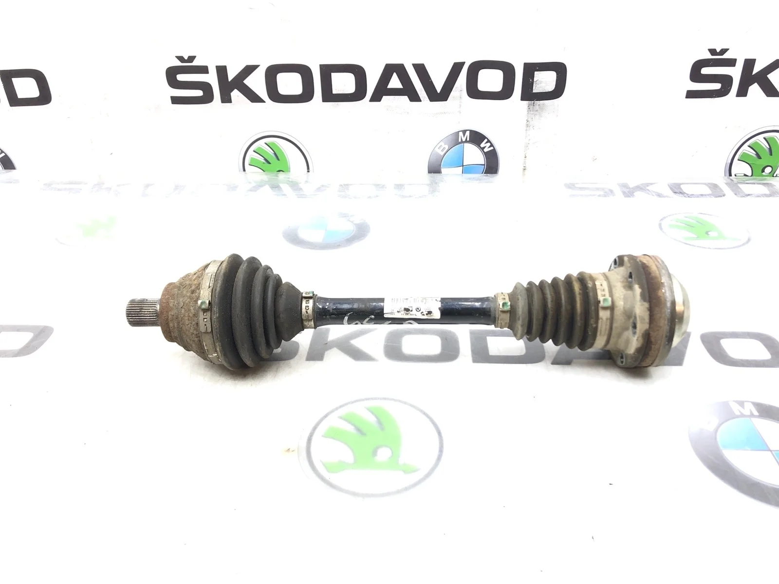 Привод МКПП Skoda Octavia 2012 2K0407271E A5 (1Z) 1.8 CDAB, передний левый