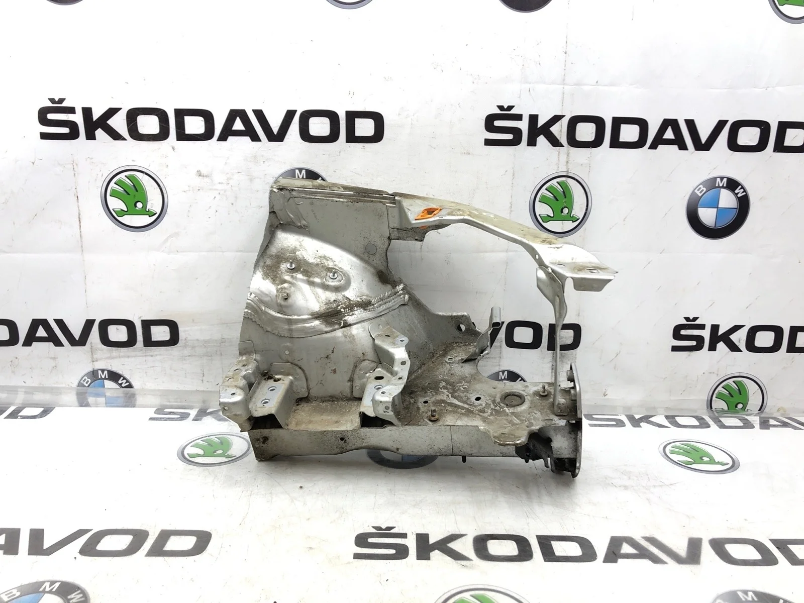 Лонжерон Skoda Octavia 2012 1Z0810365A A5 (1Z) 1.8 CDAB, передний левый