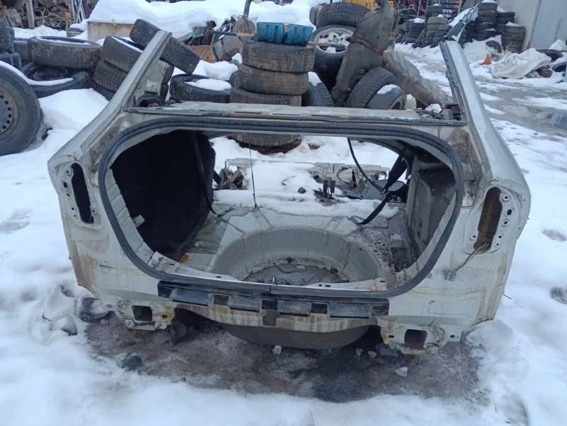 Задняя часть крыльями Ford Focus 2006