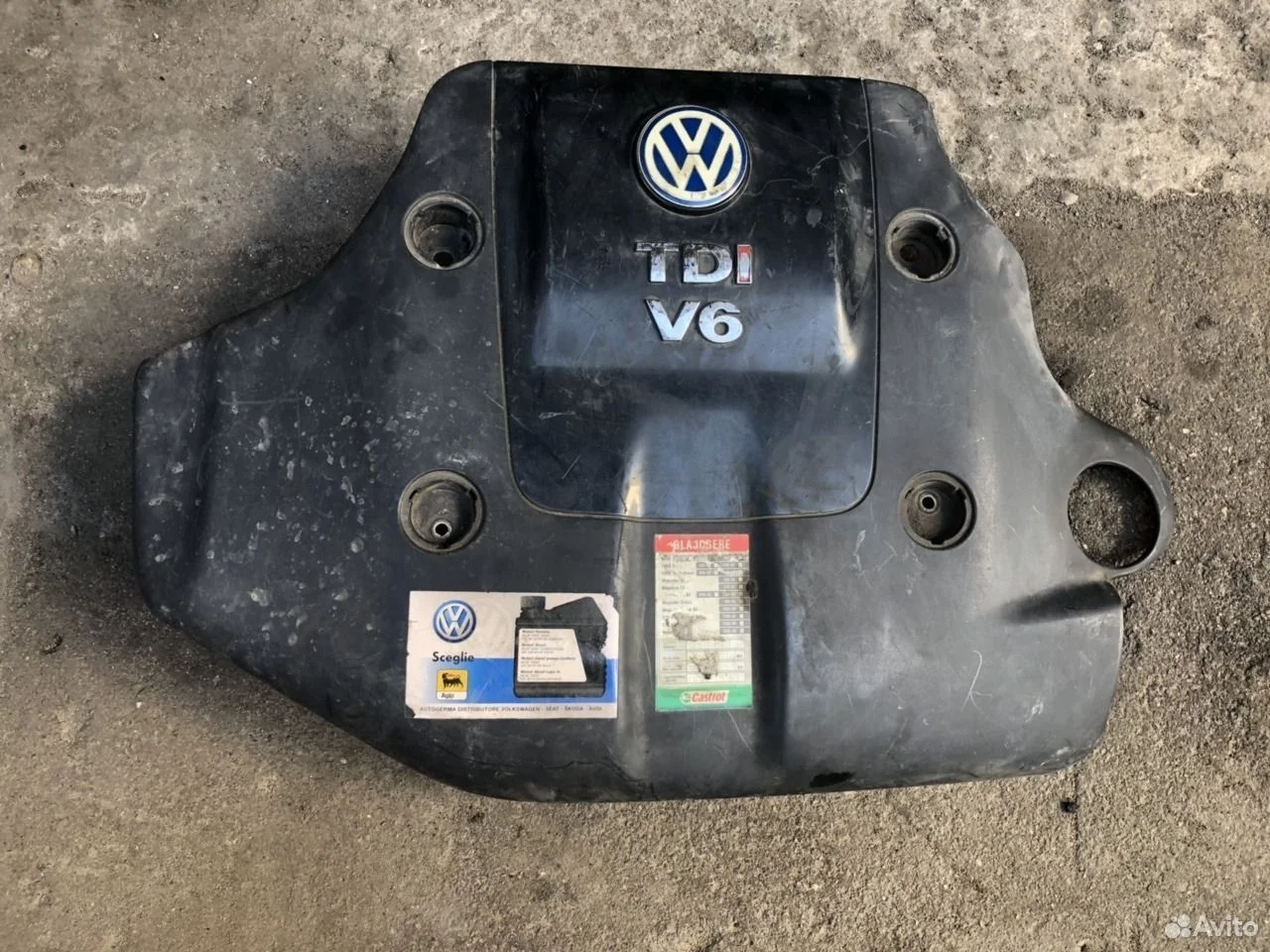 Декоративная крышка двигателя vw passat 059103925c