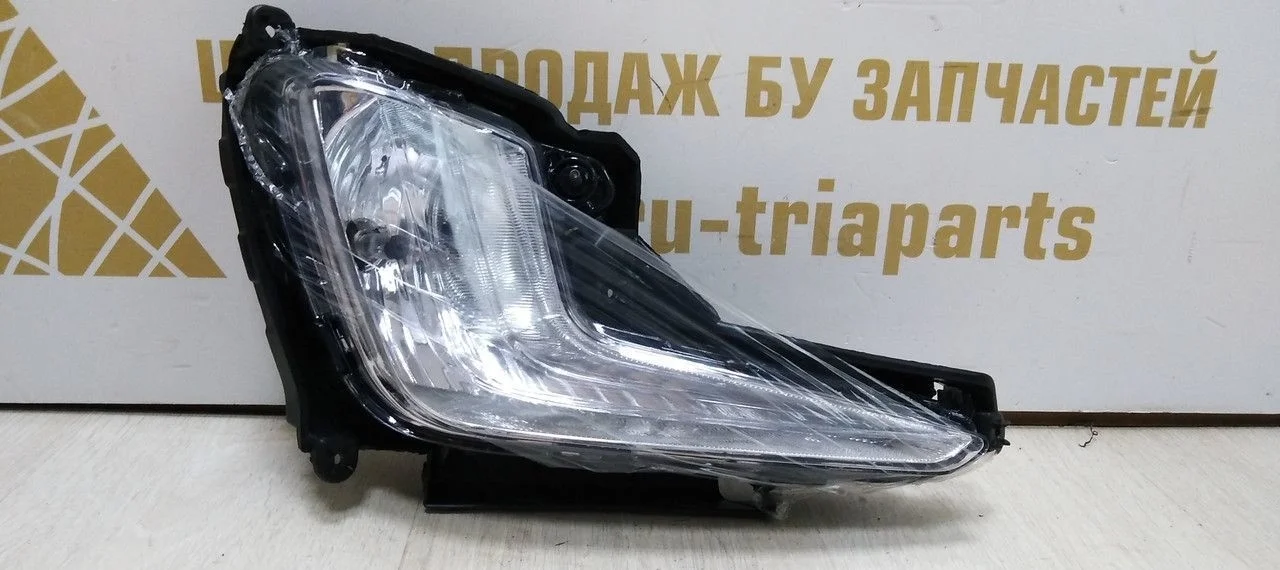 Противотуманная фара правая Kia Rio 3 дорест 11-15 oem 922024X000 (Скл-3)