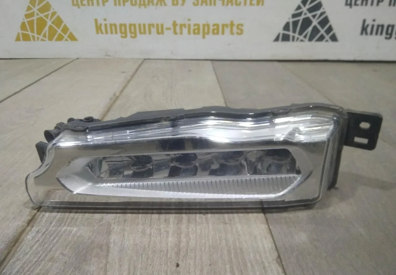 Фара ЛЭД LED противотуманная правая бу BMW X3 G01 OEM 63177412528