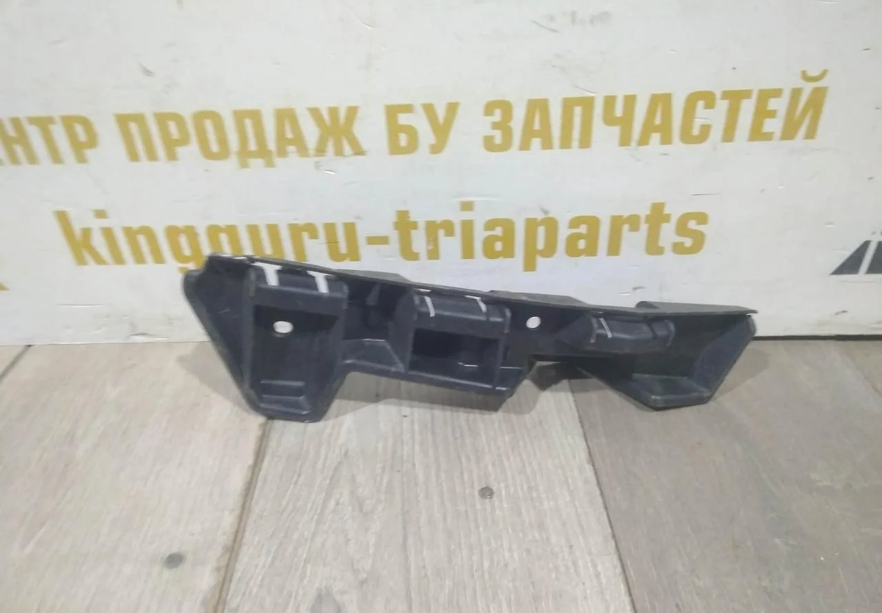 Кронштейн переднего бампера бу Renault Master 3 OEM 620430006R