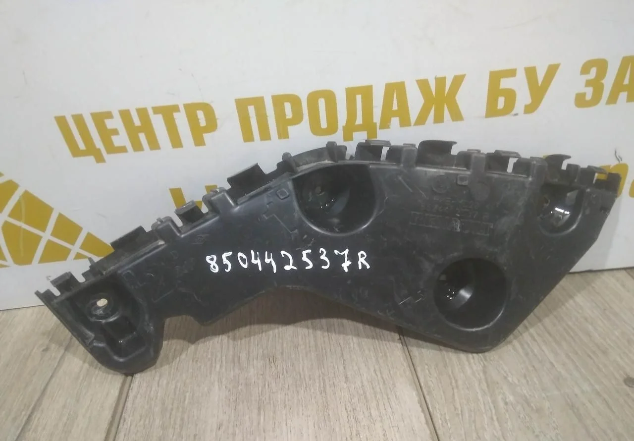 Кронштейн заднего бампера правый бу Renault Duster OEM 850442537R