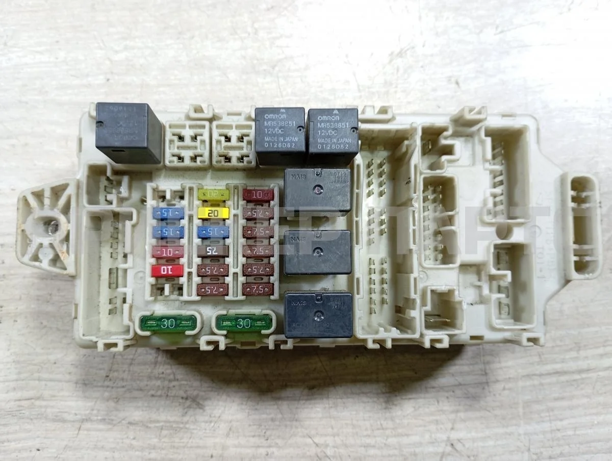 Блок предохранителей Митсубиси Лансер 9  CS рестайлинг