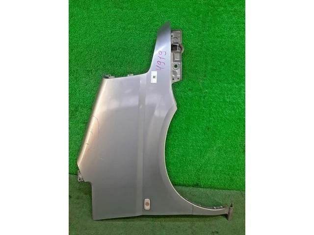 Крыло переднее правое (потерто) C24 NISSAN SERENA II C24 1999-2001, SERENA II C24 2001-2005