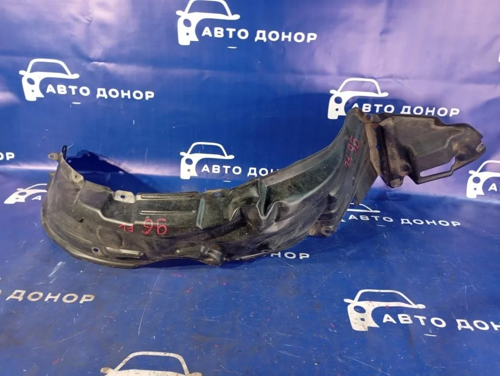 подкрылок TOYOTA COROLLA RUNX NZE121 1NZFE