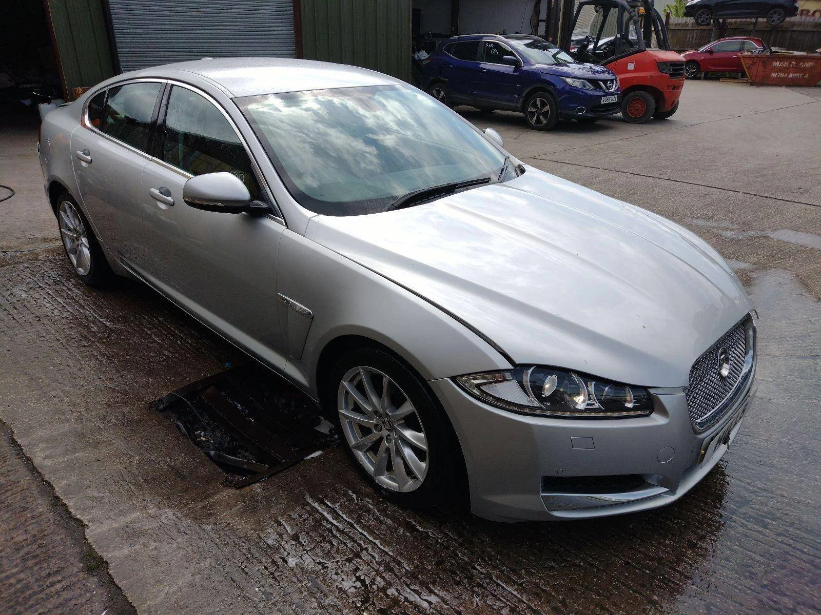 Продажа Jaguar XF 3.0D (275Hp) (306DT) RWD AT по запчастям