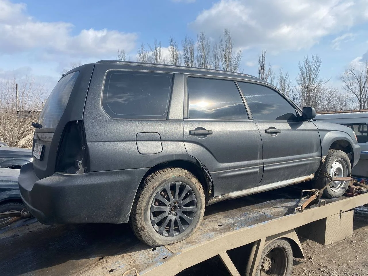 Петля двери передней левой нижняя Subaru Forester SG 2002-2008