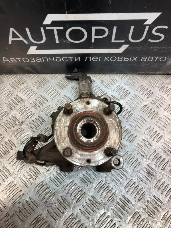 Кулак поворотный Hyundai Verna 2007 517160C100 1.4, передний правый