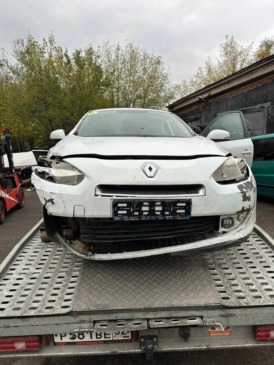 Эмблема передняя Renault Fluence L30 2009-2017